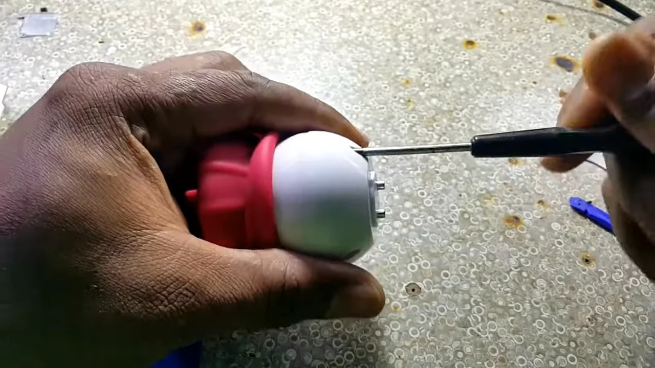 apply lubricant to unjam the rose toy